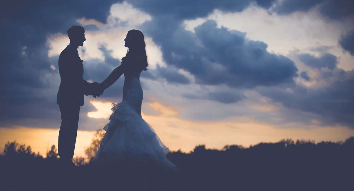 couple-1850073_1920