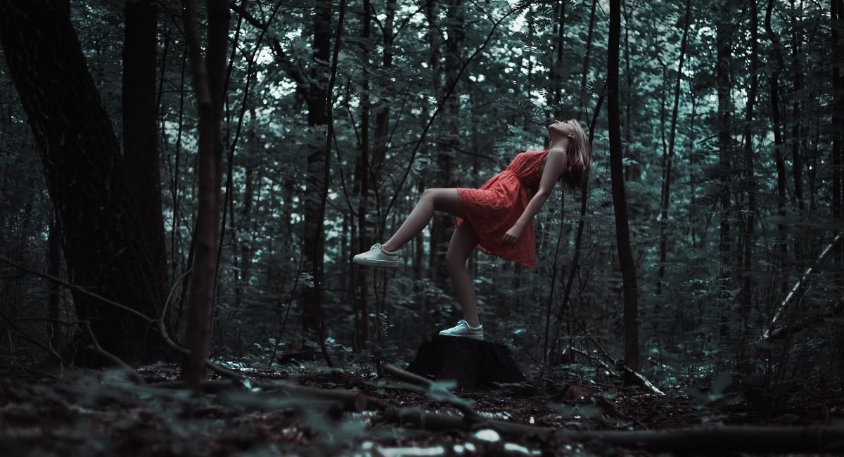 levitation-1760046_1920