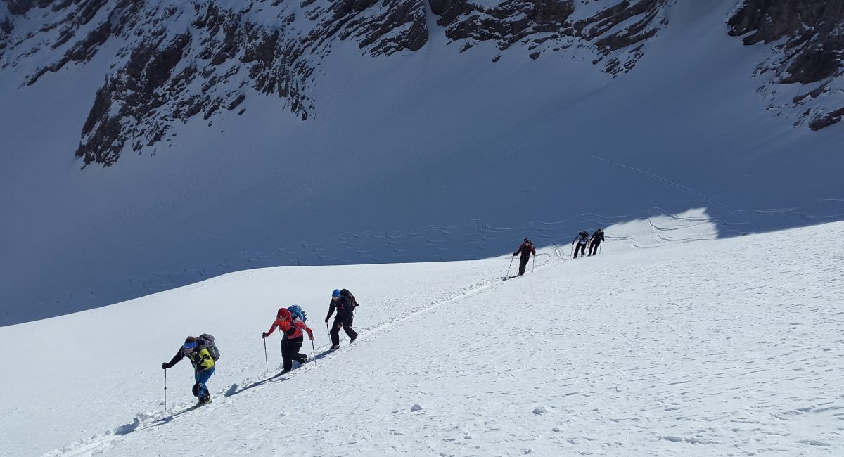 ski-mountaineering-1375016_1920