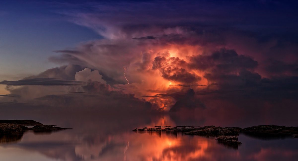 thunderstorm-3440450_1920