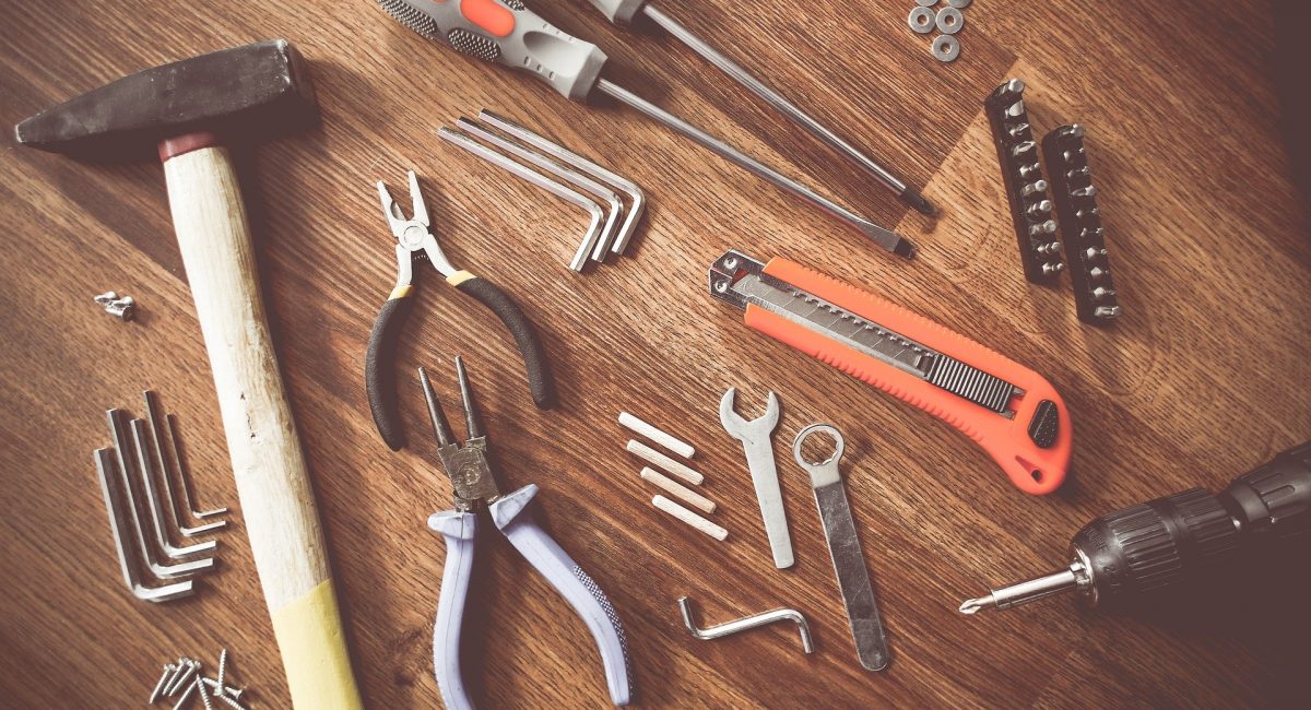 tools-864983_1920