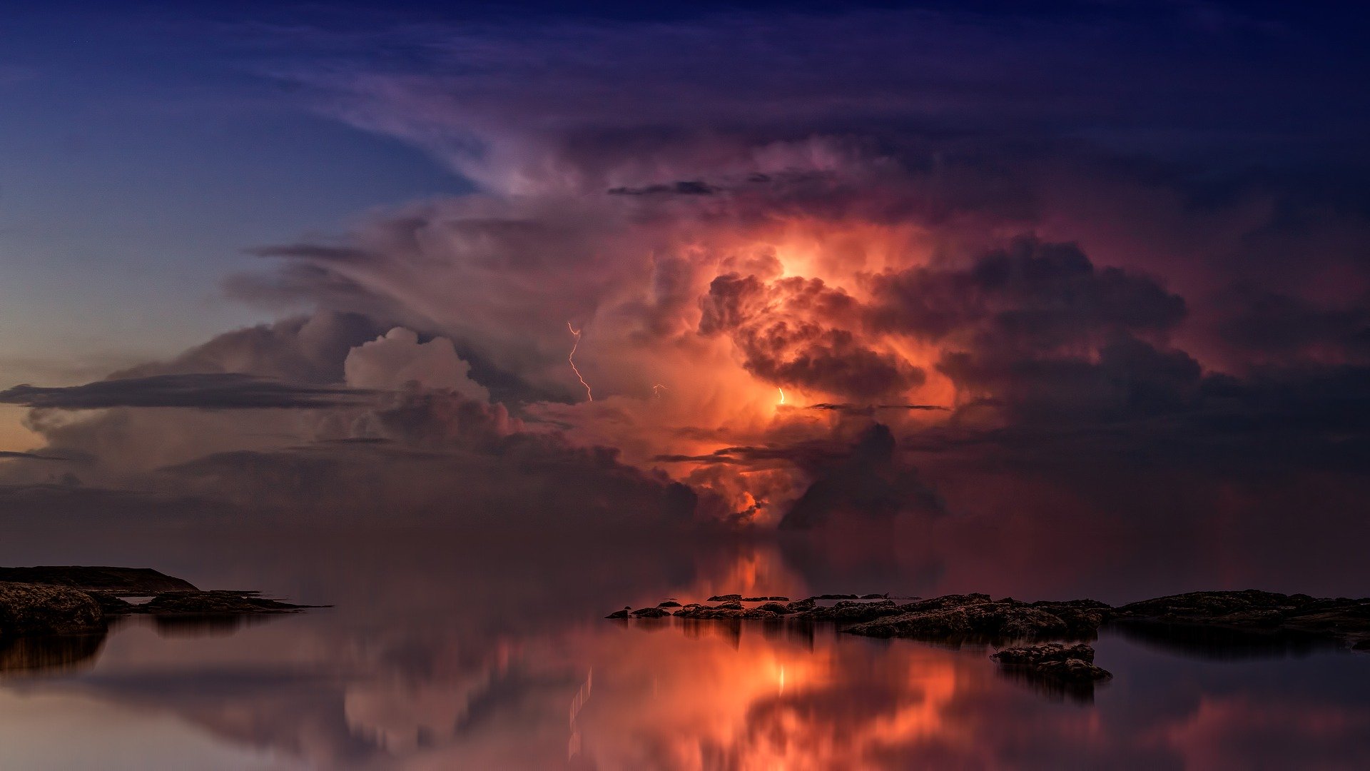 thunderstorm-3440450_1920